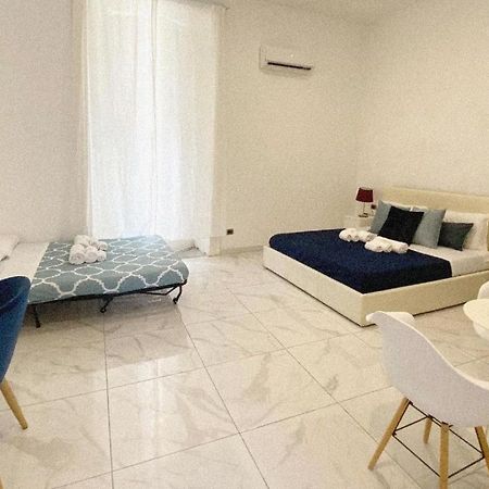 Domus Luigi Leone 2 Panzió Nápoly Kültér fotó
